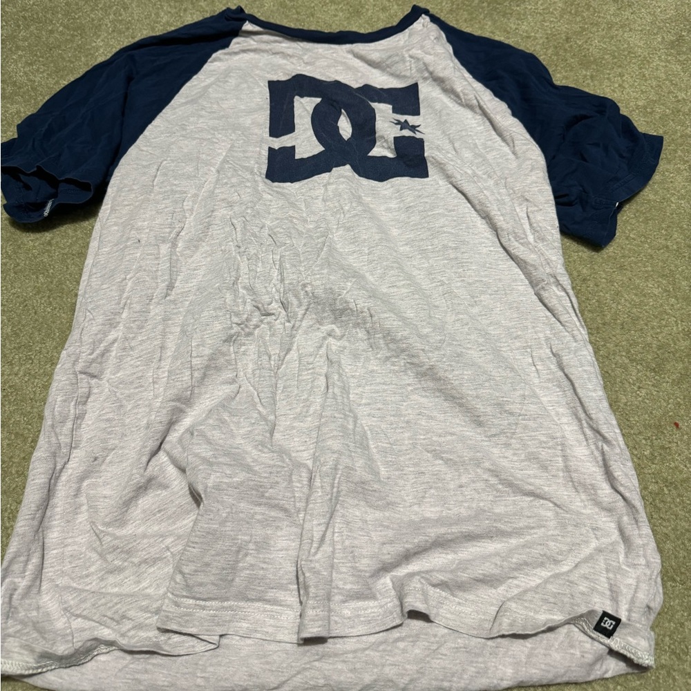 DC SHIRT LG AND HODDIE XL